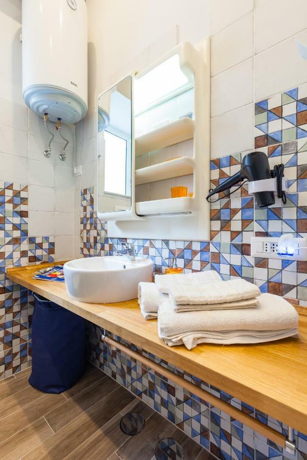 Materdei Terrace Apartment Наполи Екстериор снимка